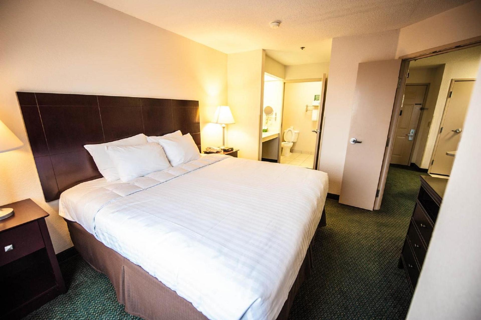 Greystone Inn & Suites photo 9