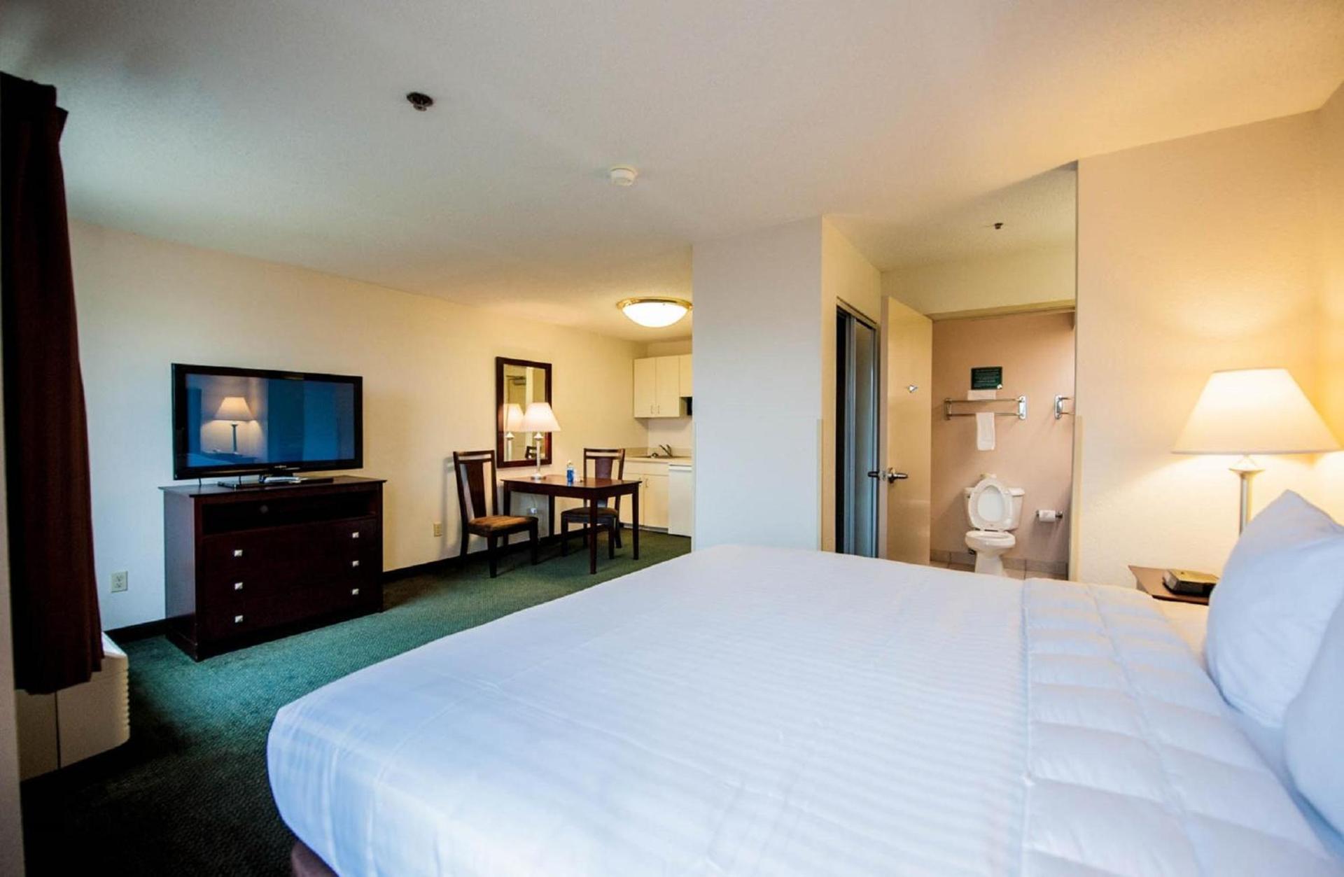 Greystone Inn & Suites photo 21