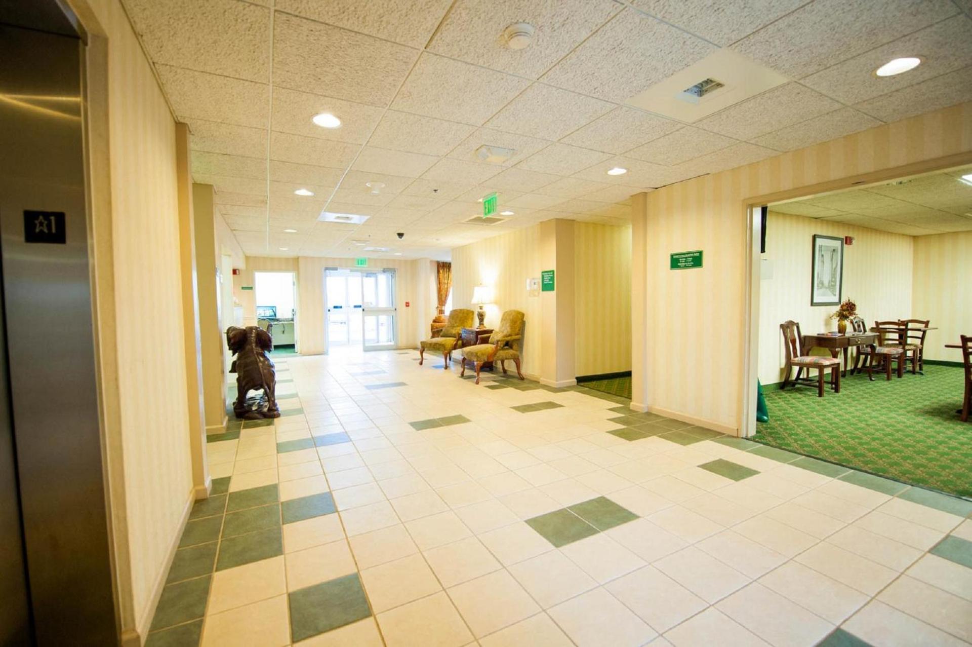 Greystone Inn & Suites photo 24