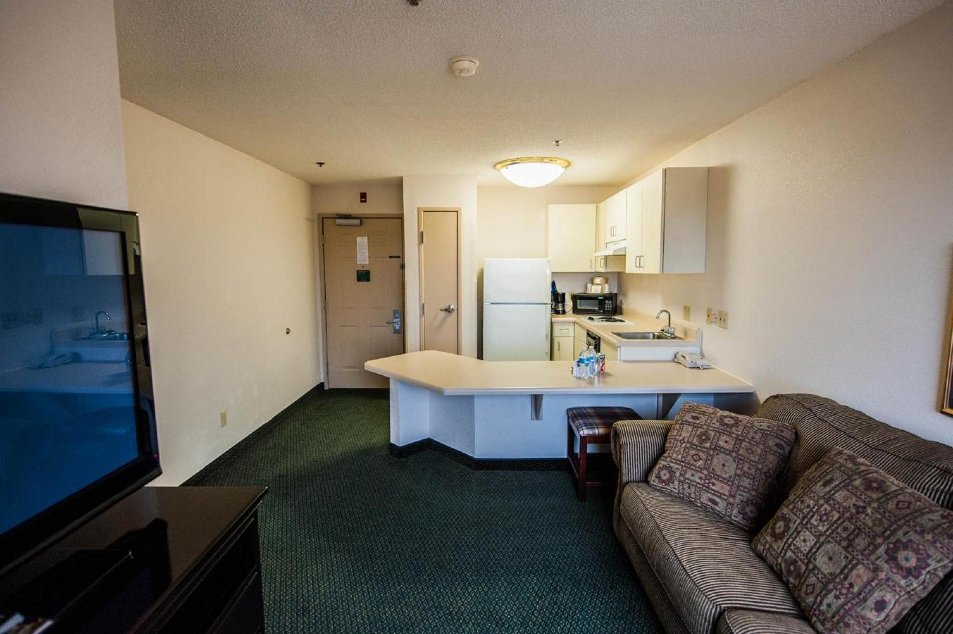 Greystone Inn & Suites photo 19