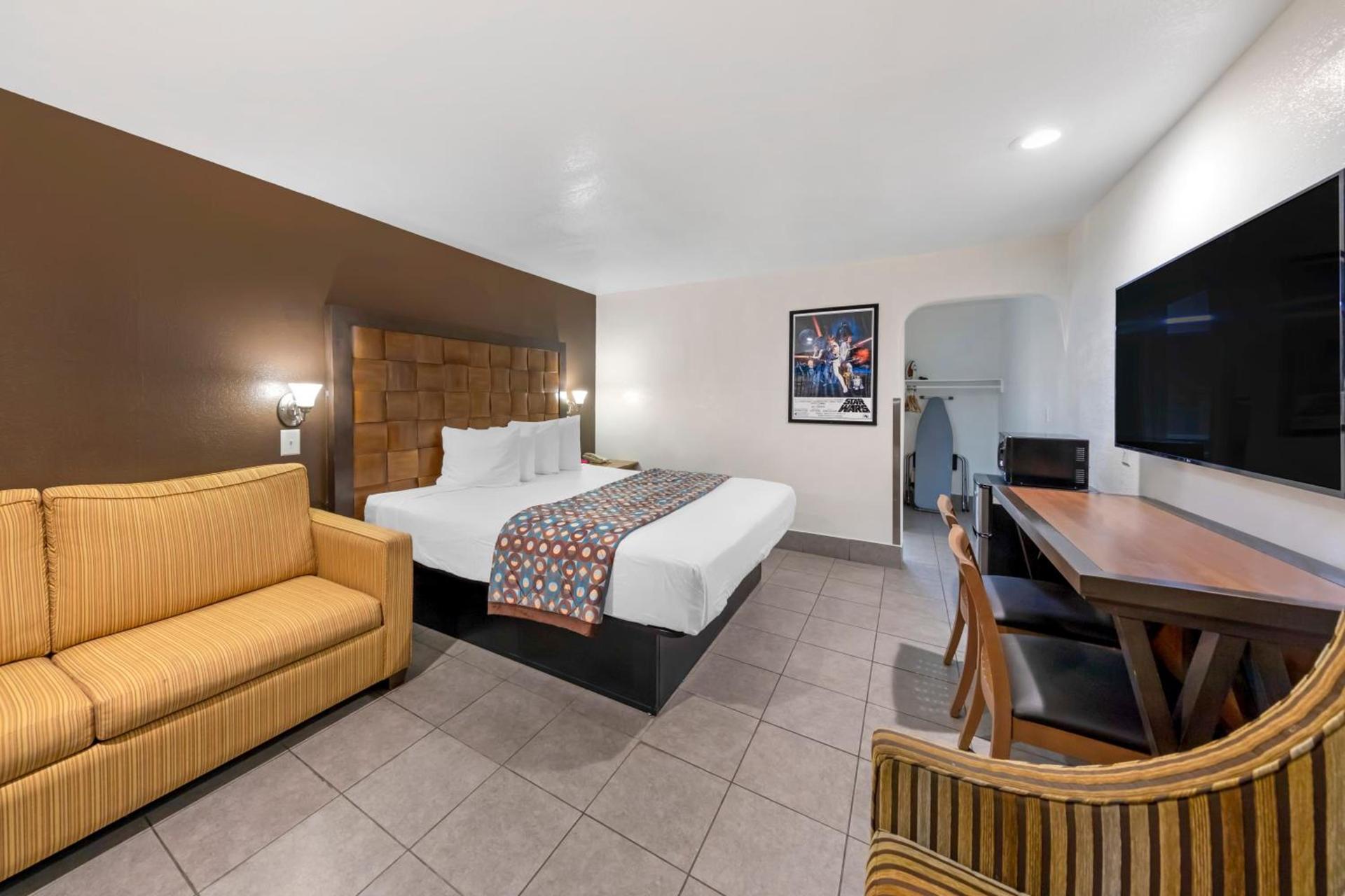 Anaheim Discovery Inn and Suites photo 89