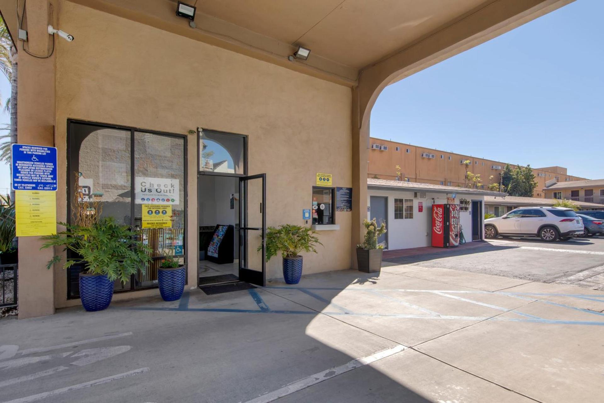 Anaheim Discovery Inn and Suites photo 3