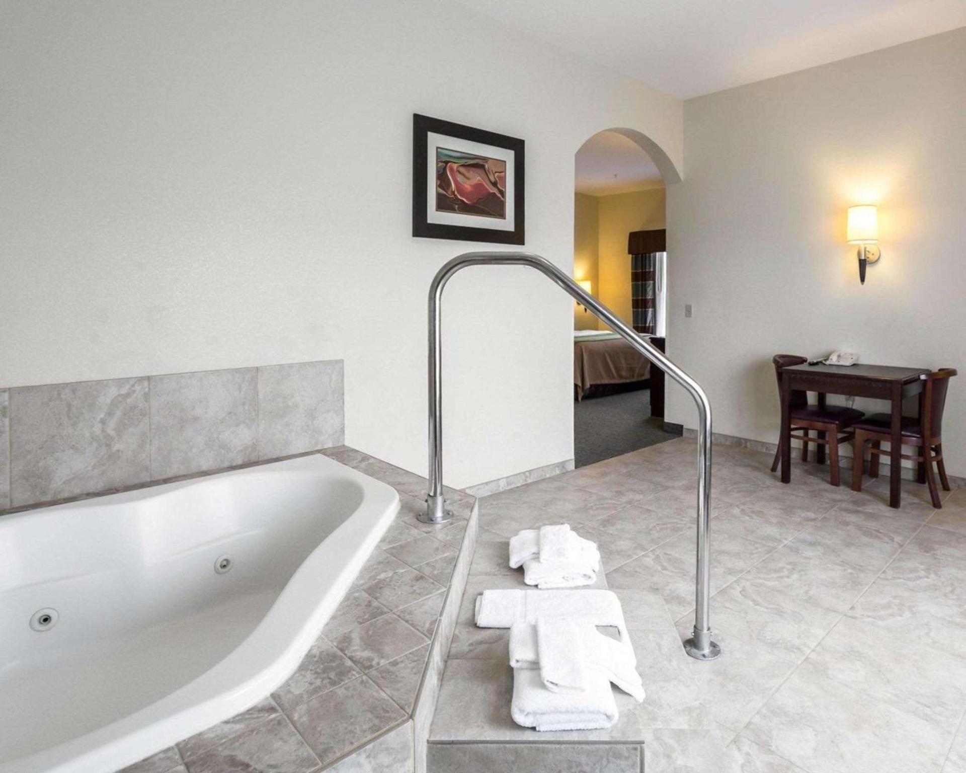 Quality Inn Donaldsonville - Gonzales photo 8