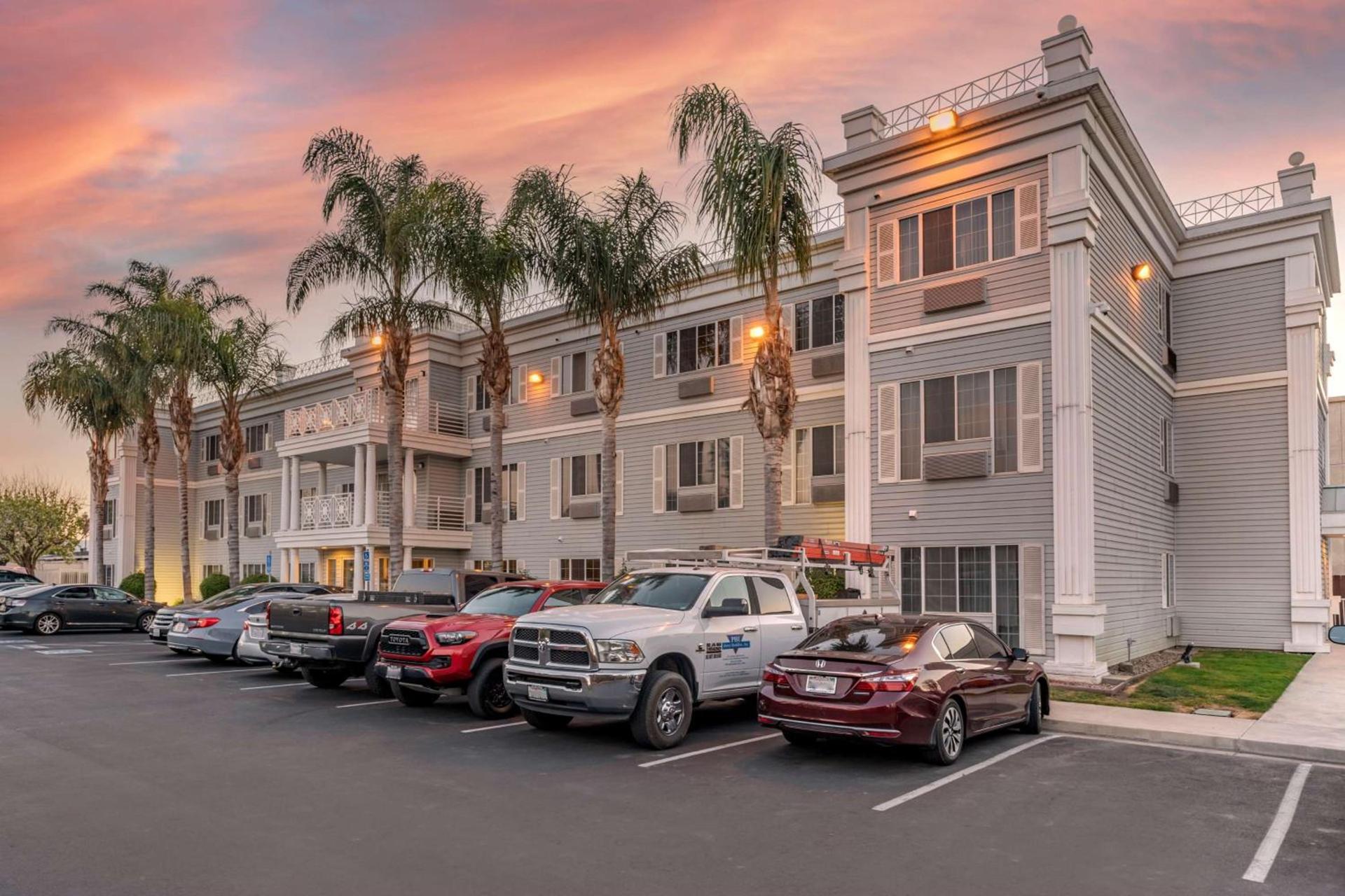 Best Western Luxury Inn photo 11