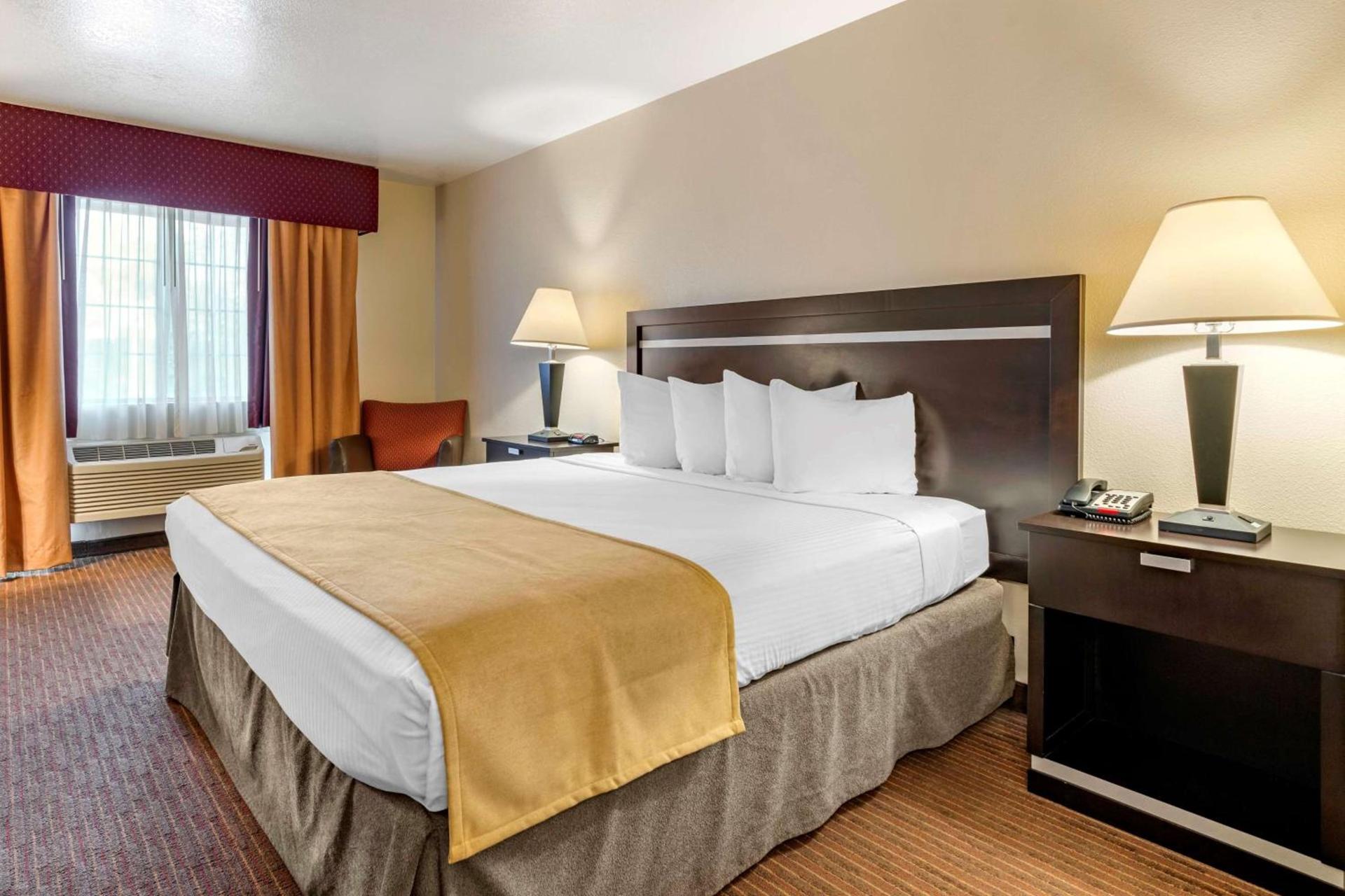 Best Western Luxury Inn photo 5