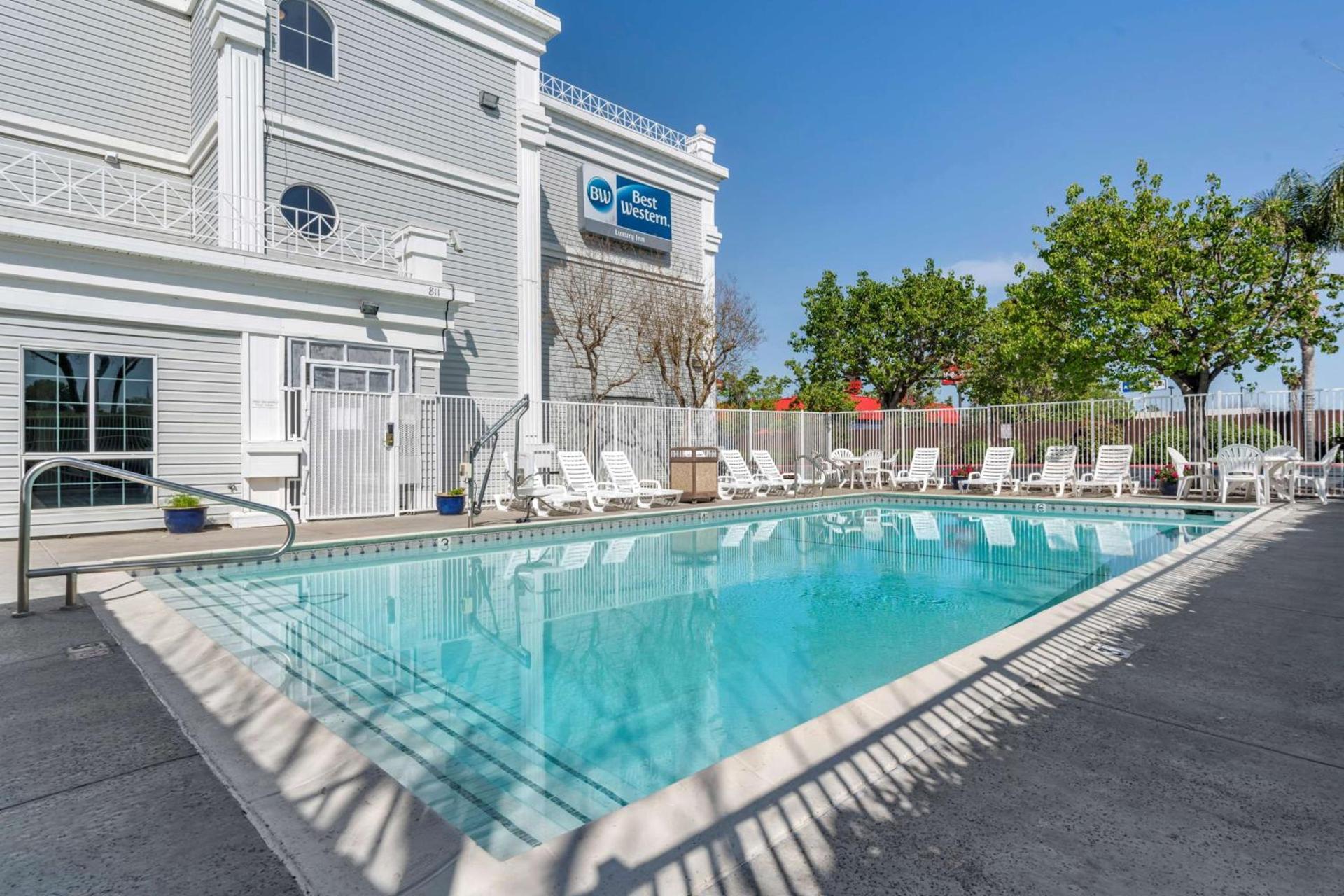 Best Western Luxury Inn photo 24