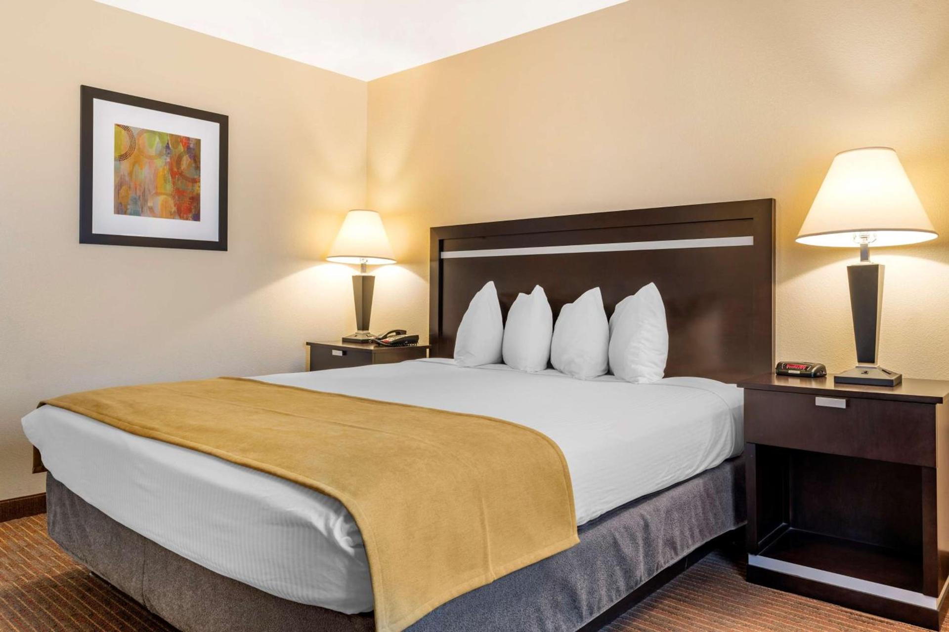 Best Western Luxury Inn photo 27