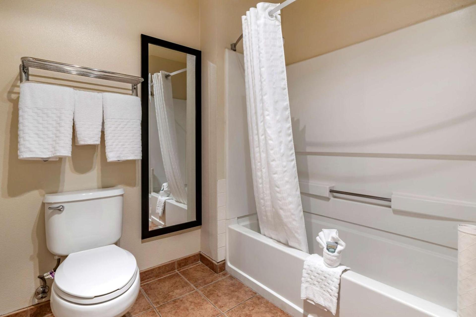 Best Western Luxury Inn photo 41