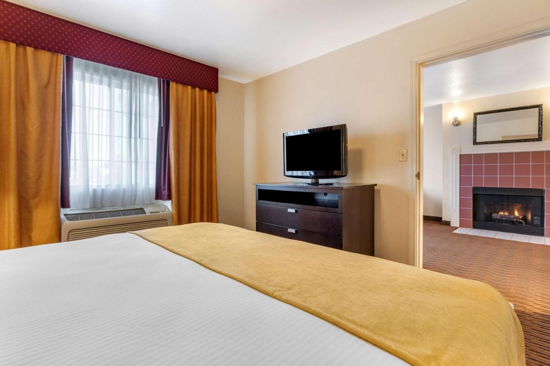 Best Western Luxury Inn photo 28