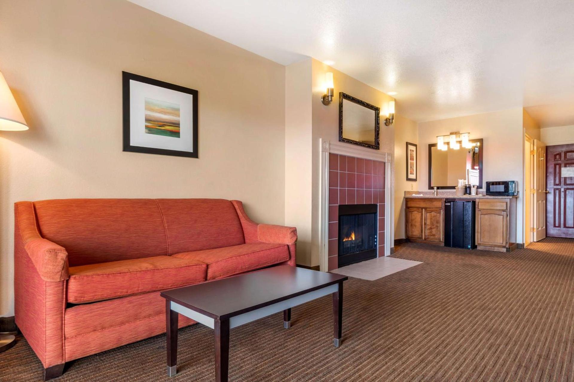 Best Western Luxury Inn photo 30