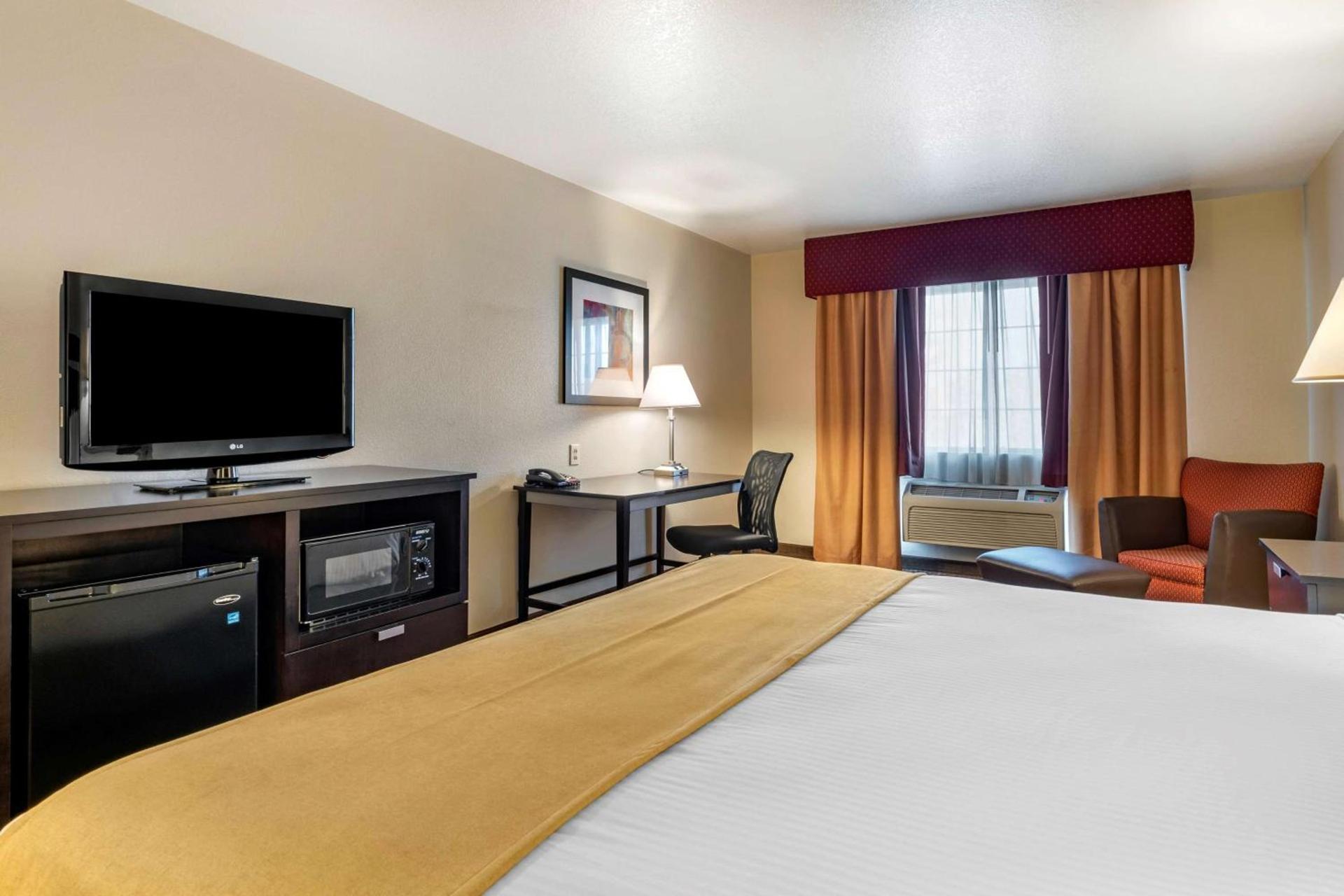 Best Western Luxury Inn photo 33