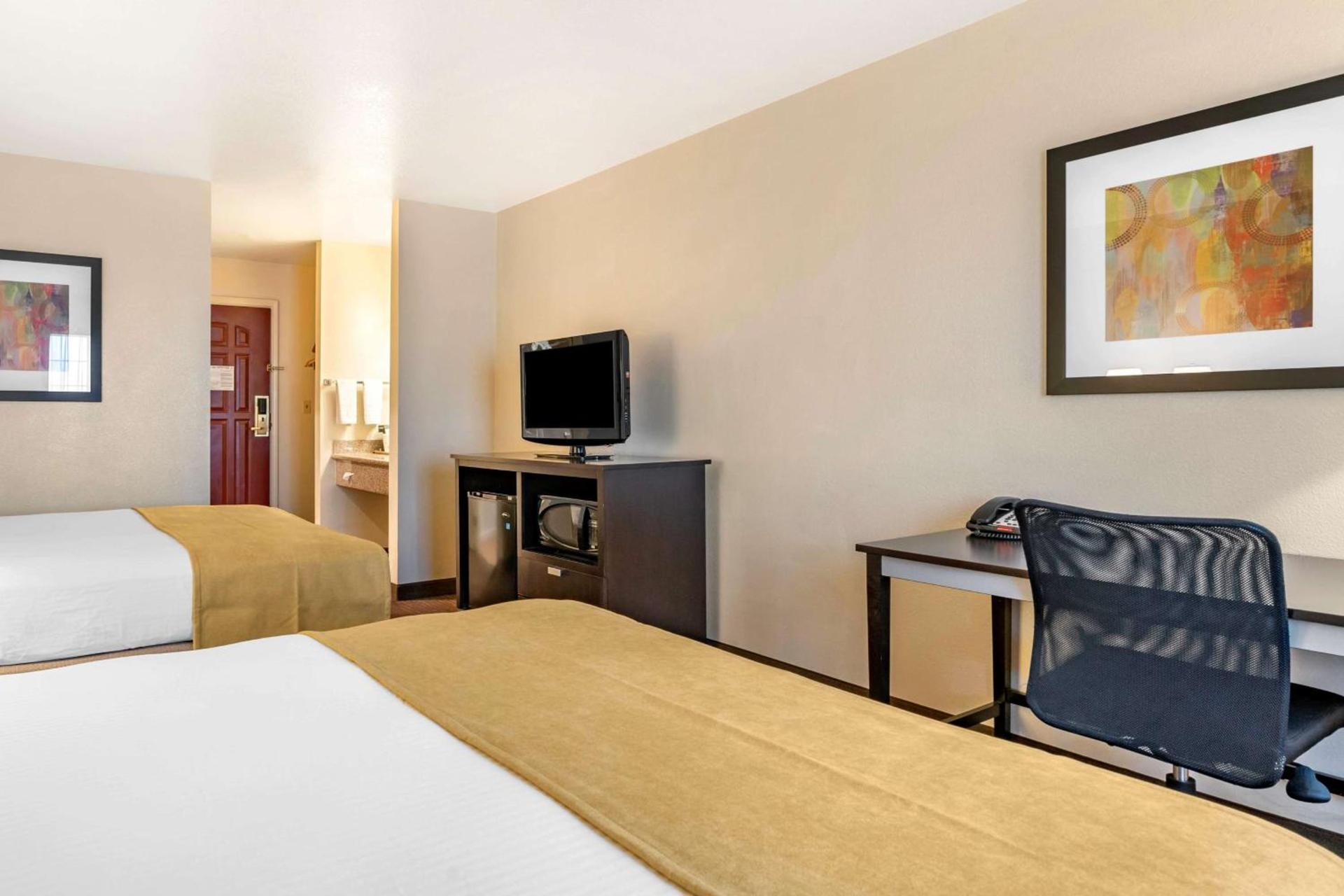Best Western Luxury Inn photo 37