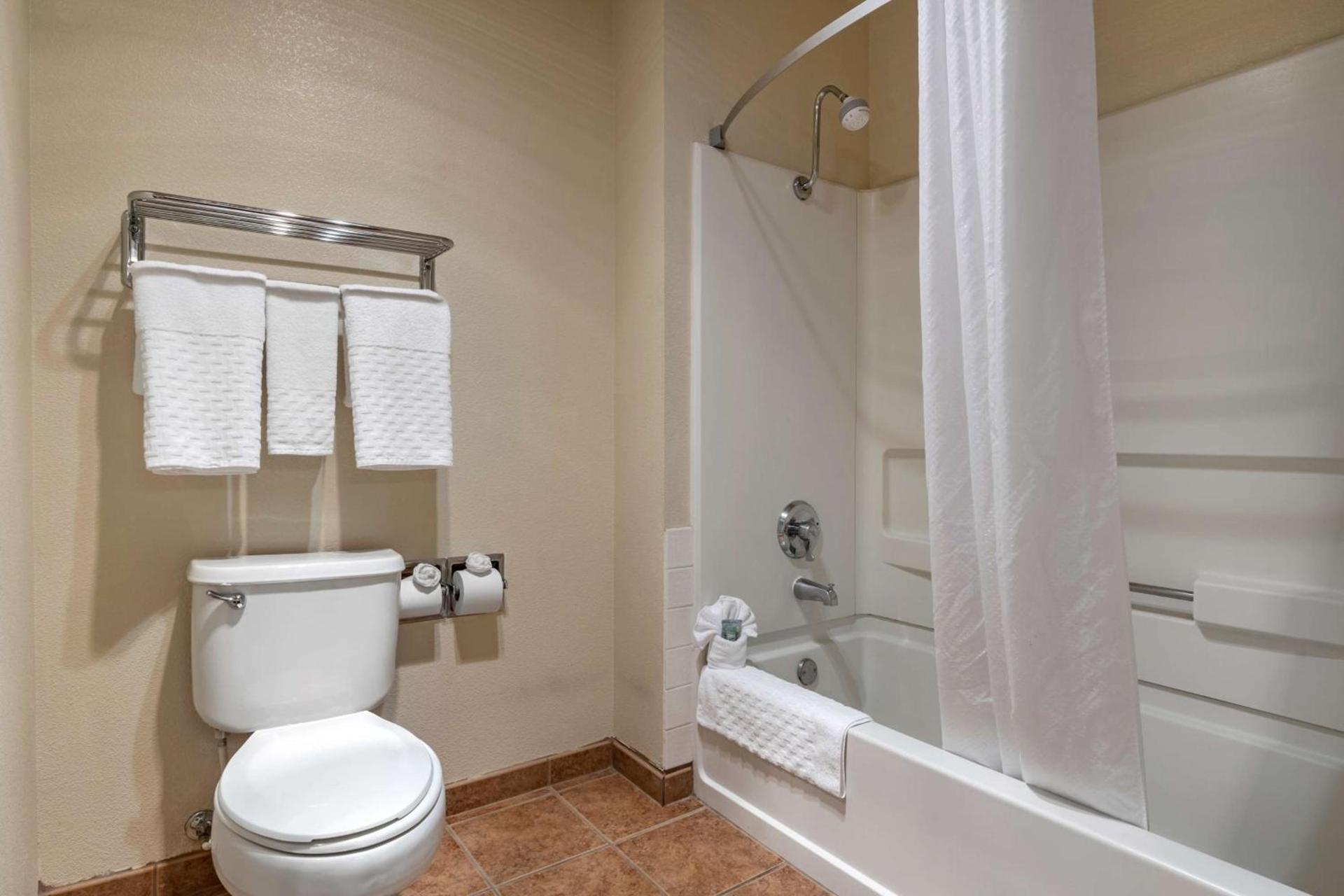 Best Western Luxury Inn photo 45