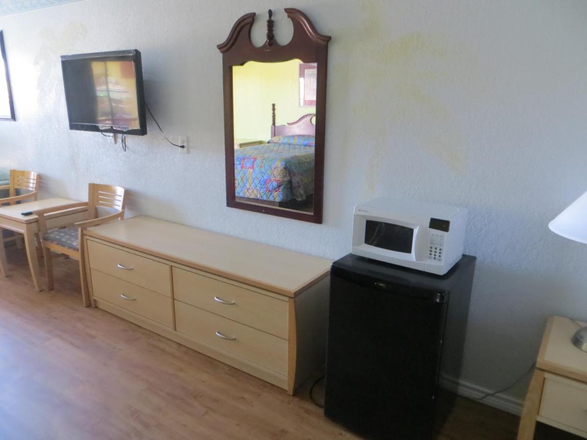 Mustang Inn and Suites photo 5