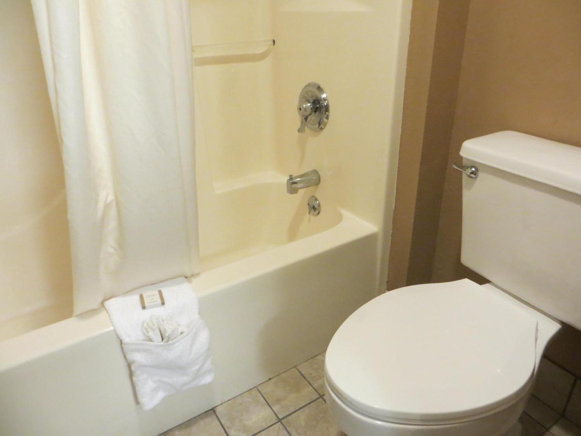 Baymont by Wyndham Paducah photo 6