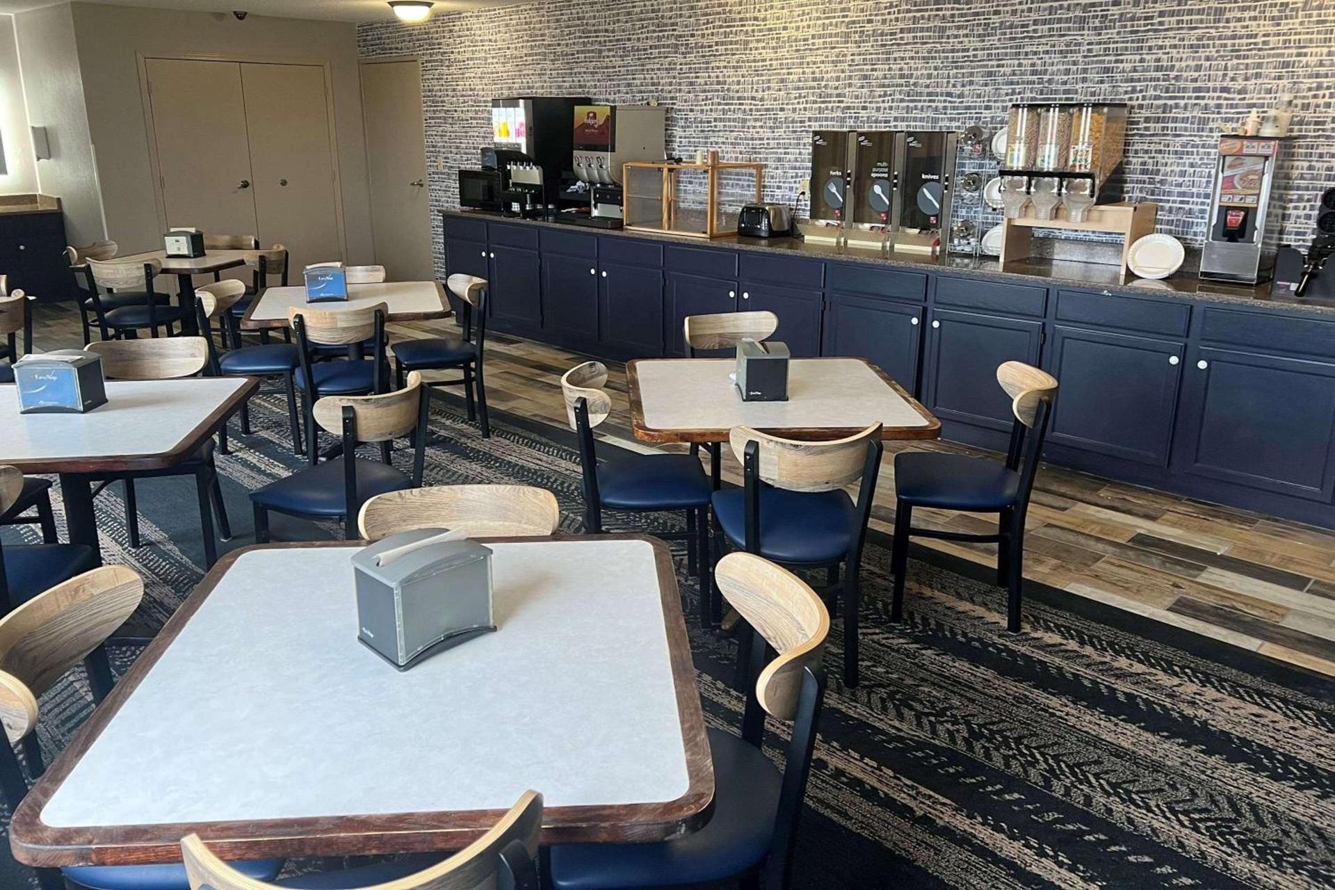 AmericInn by Wyndham Viroqua photo 3