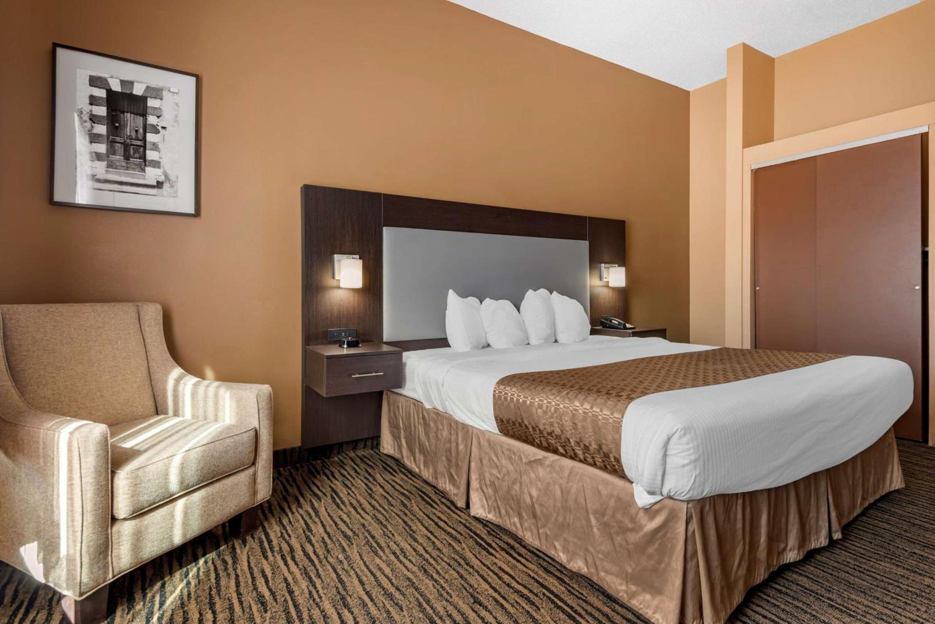 Best Western the Inn at the Fairgrounds photo 13