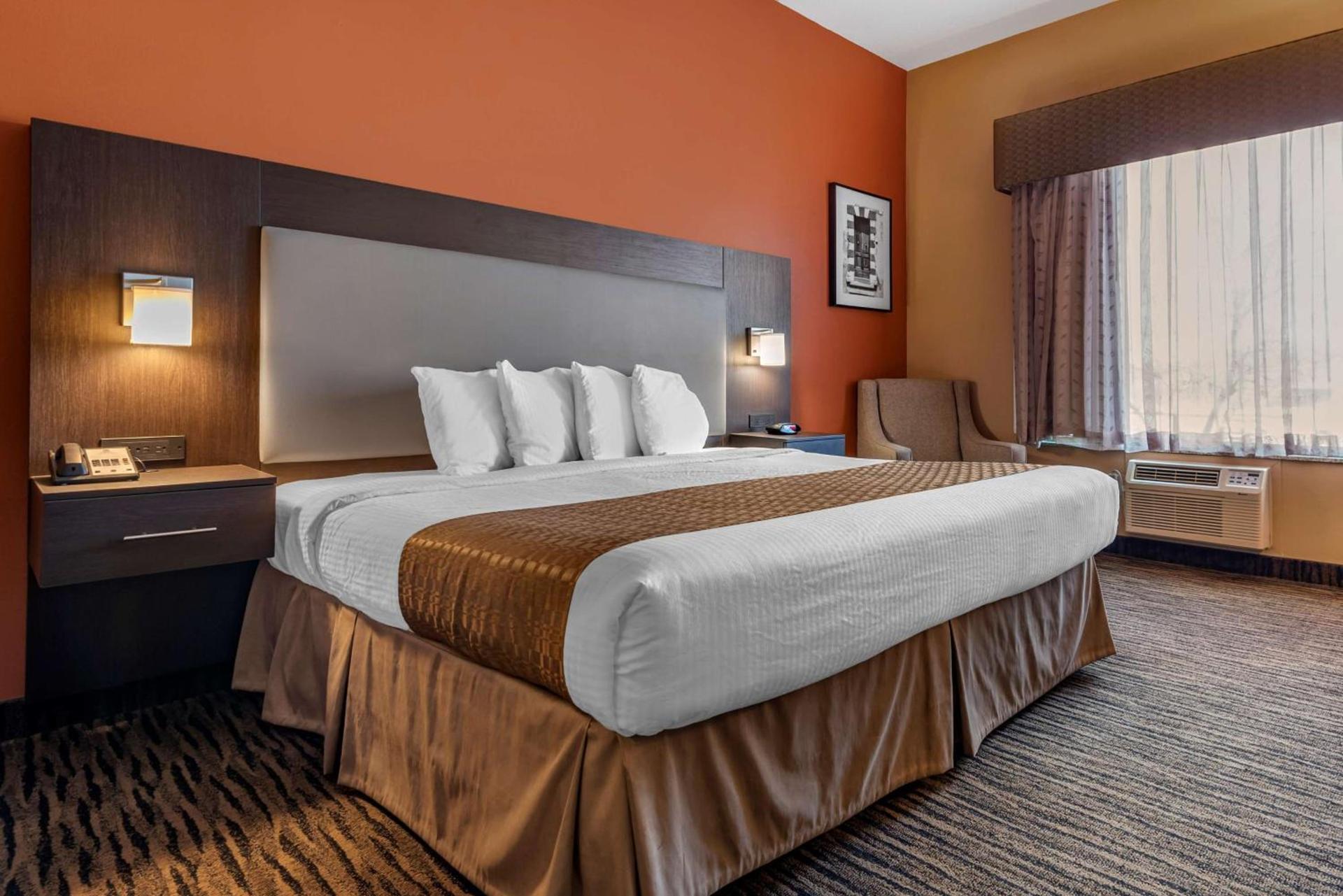 Best Western the Inn at the Fairgrounds photo 17