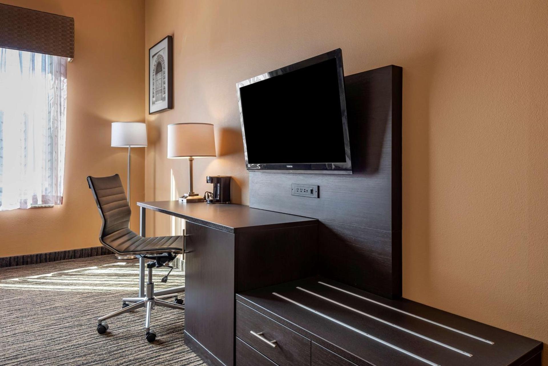Best Western the Inn at the Fairgrounds photo 16