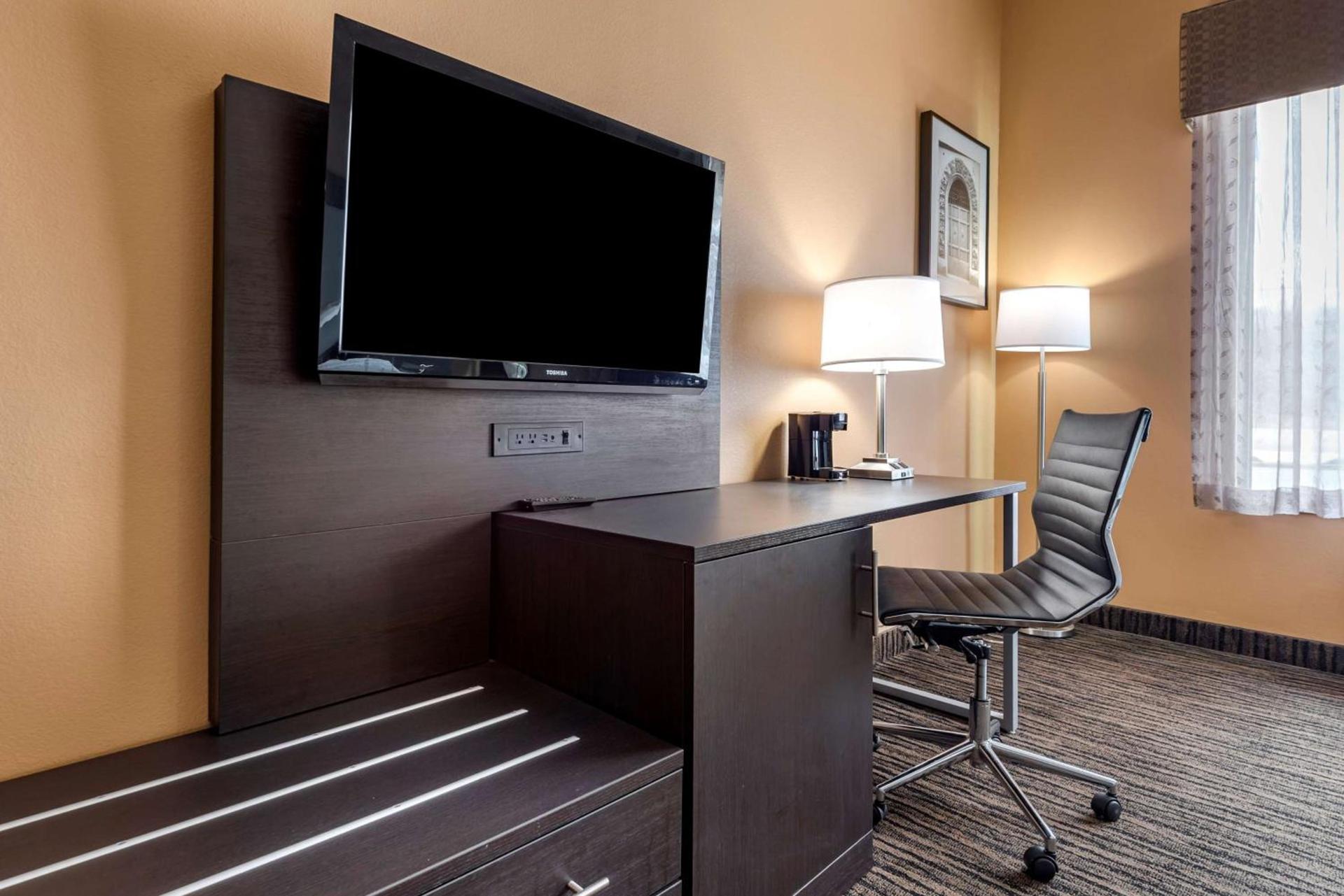 Best Western the Inn at the Fairgrounds photo 20