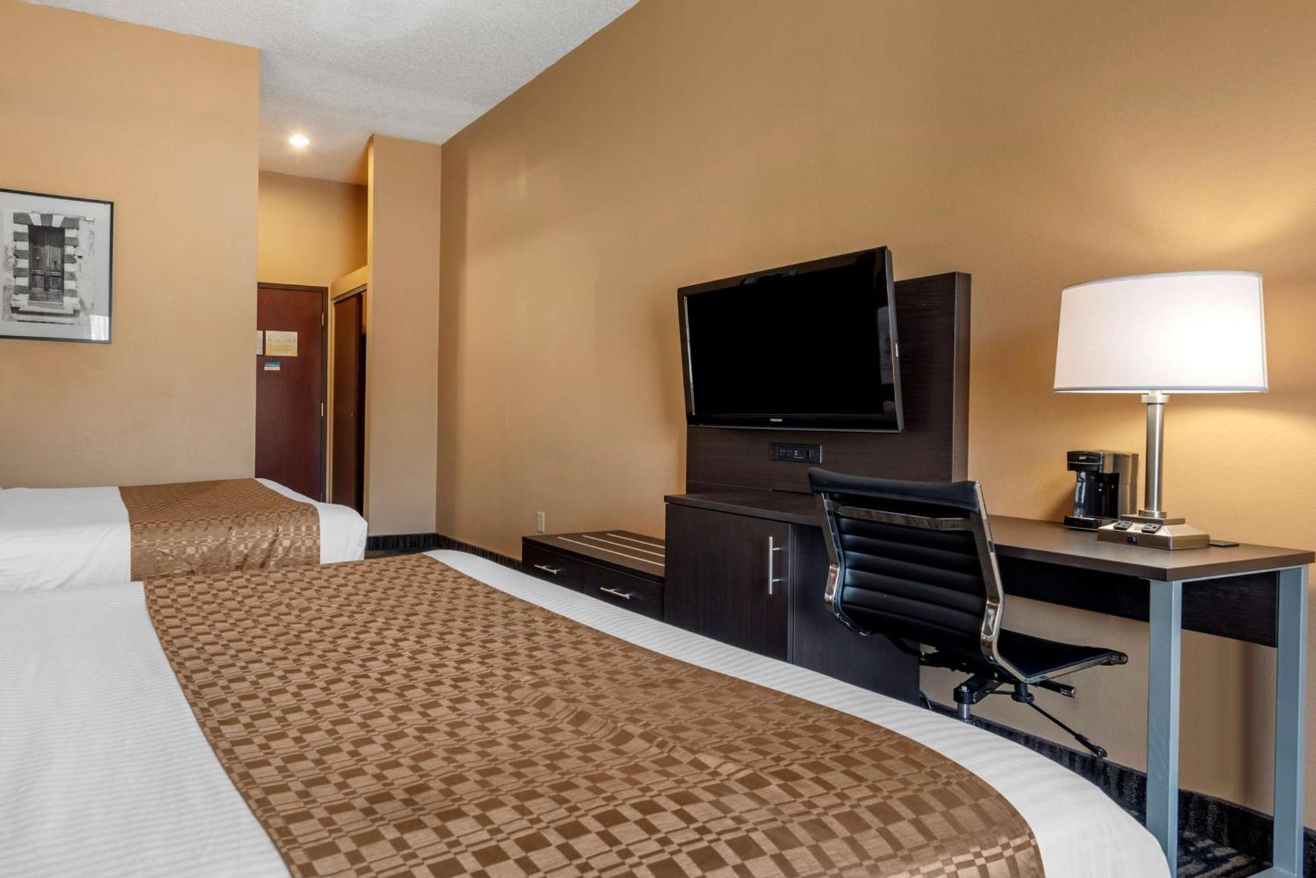Best Western the Inn at the Fairgrounds photo 21