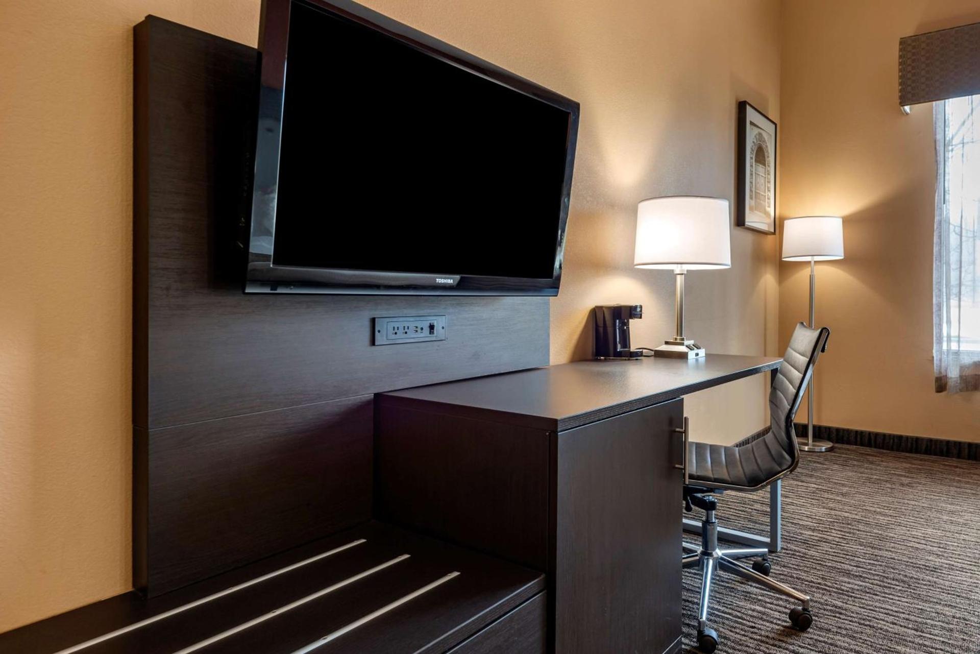 Best Western the Inn at the Fairgrounds photo 22