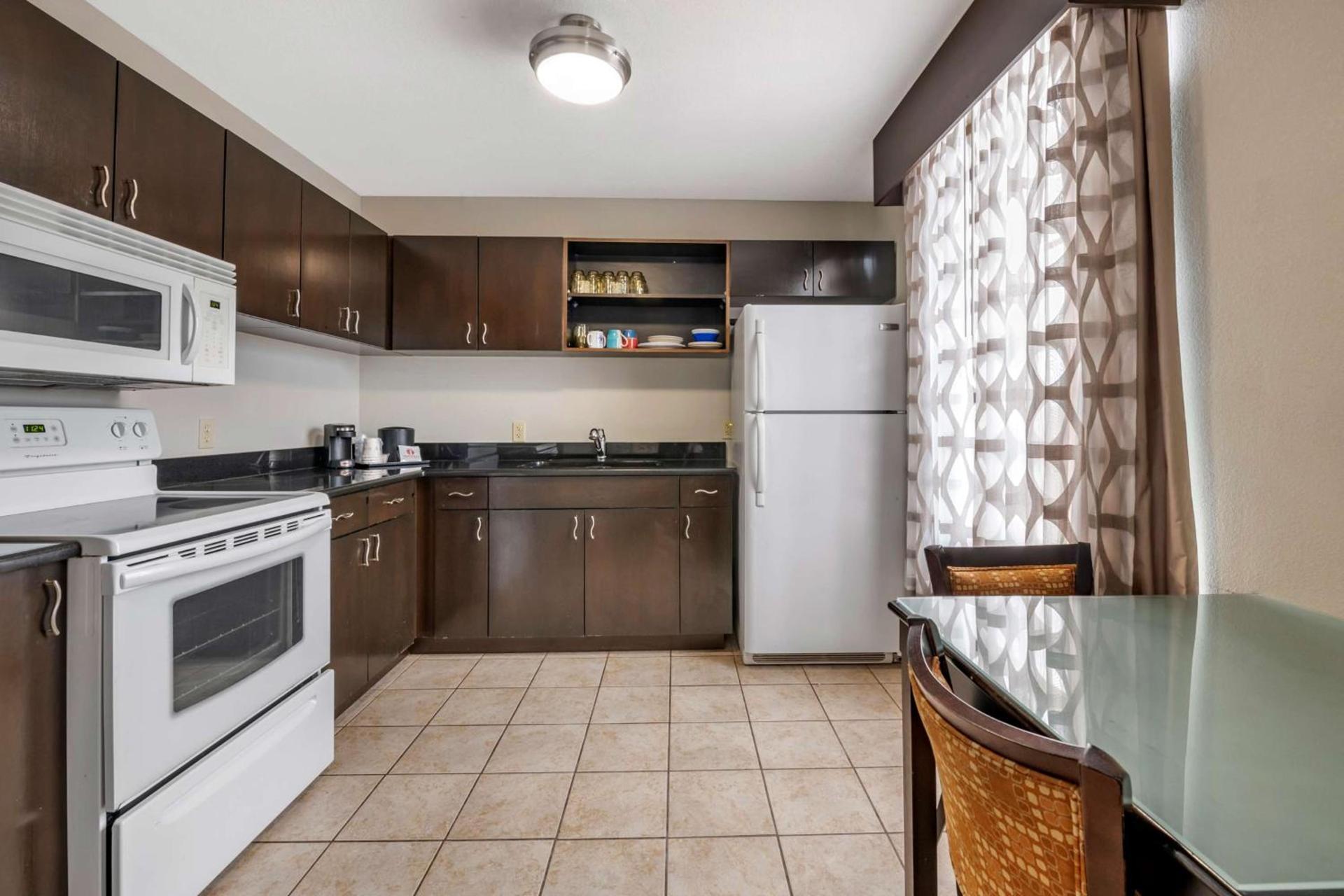 Best Western Plus Bradenton Gateway Hotel photo 7
