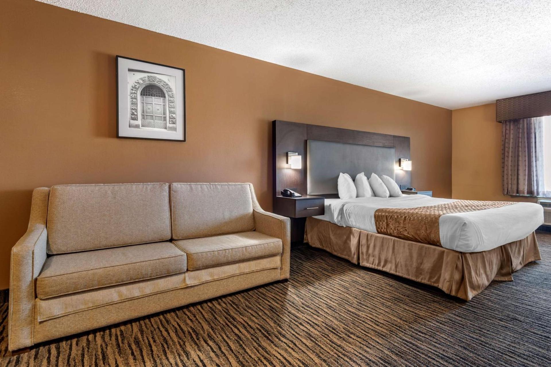 Best Western the Inn at the Fairgrounds photo 23