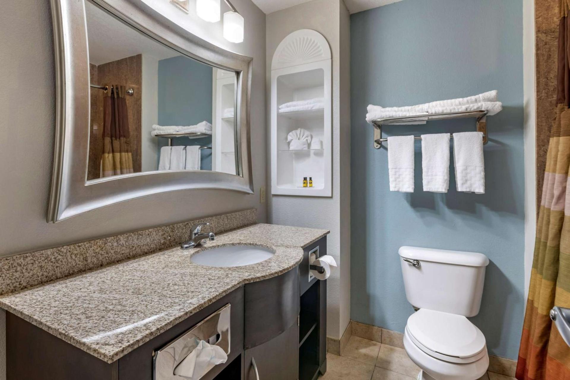 Best Western Plus Bradenton Gateway Hotel photo 23
