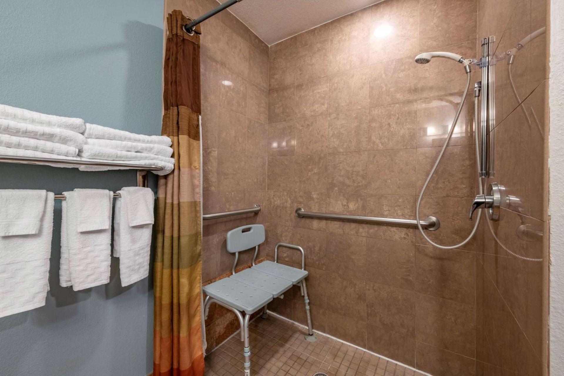 Best Western Plus Bradenton Gateway Hotel photo 22
