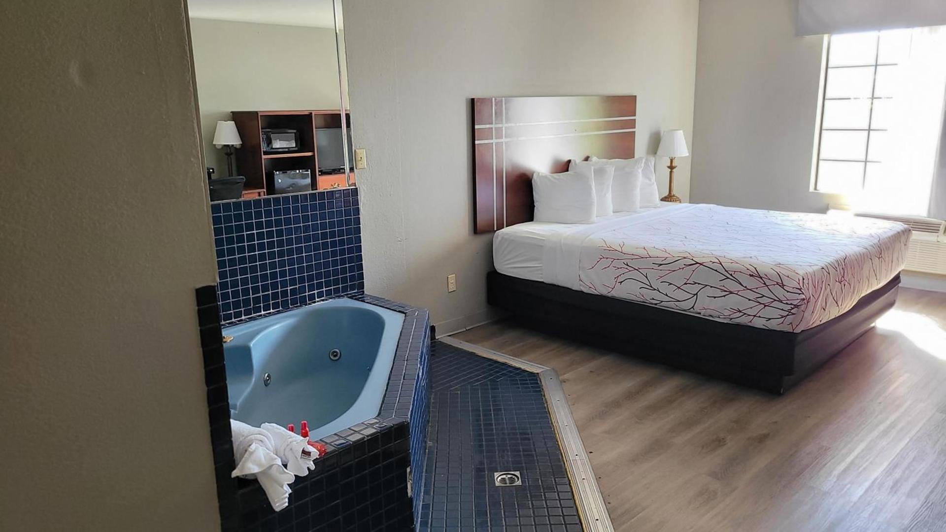Rancho San Diego Inn & Suites photo 27