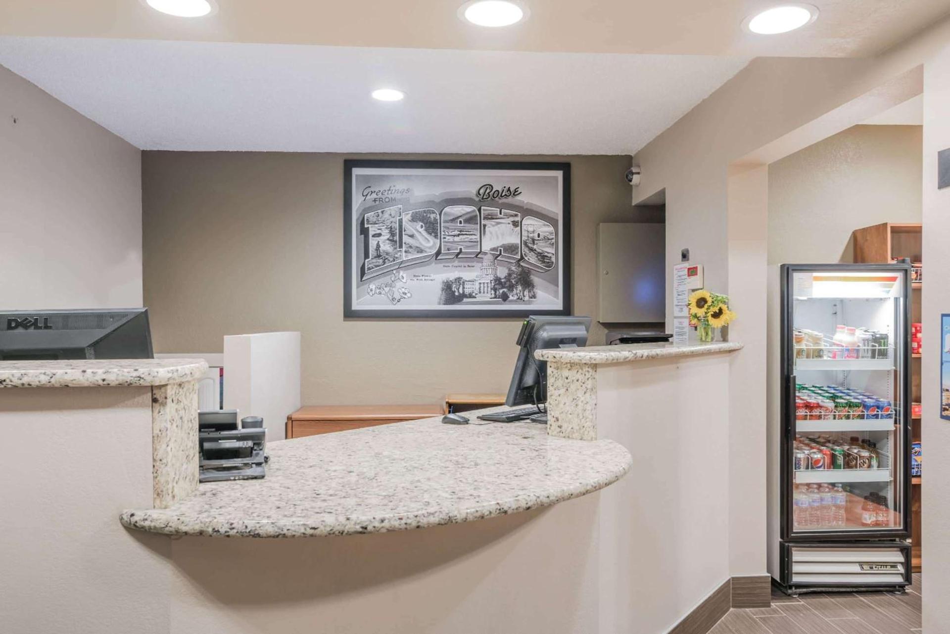 Super 8 by Wyndham Boise photo 7