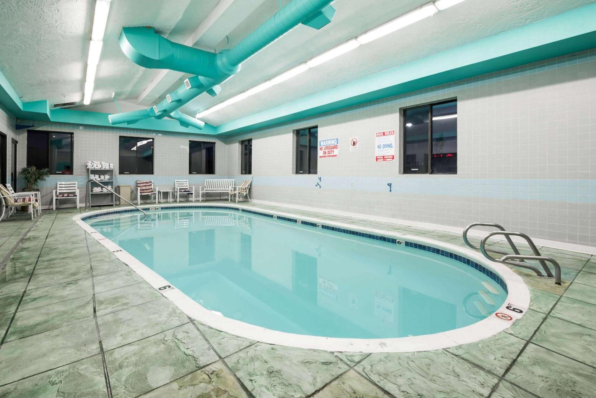 Super 8 by Wyndham Boise photo 9