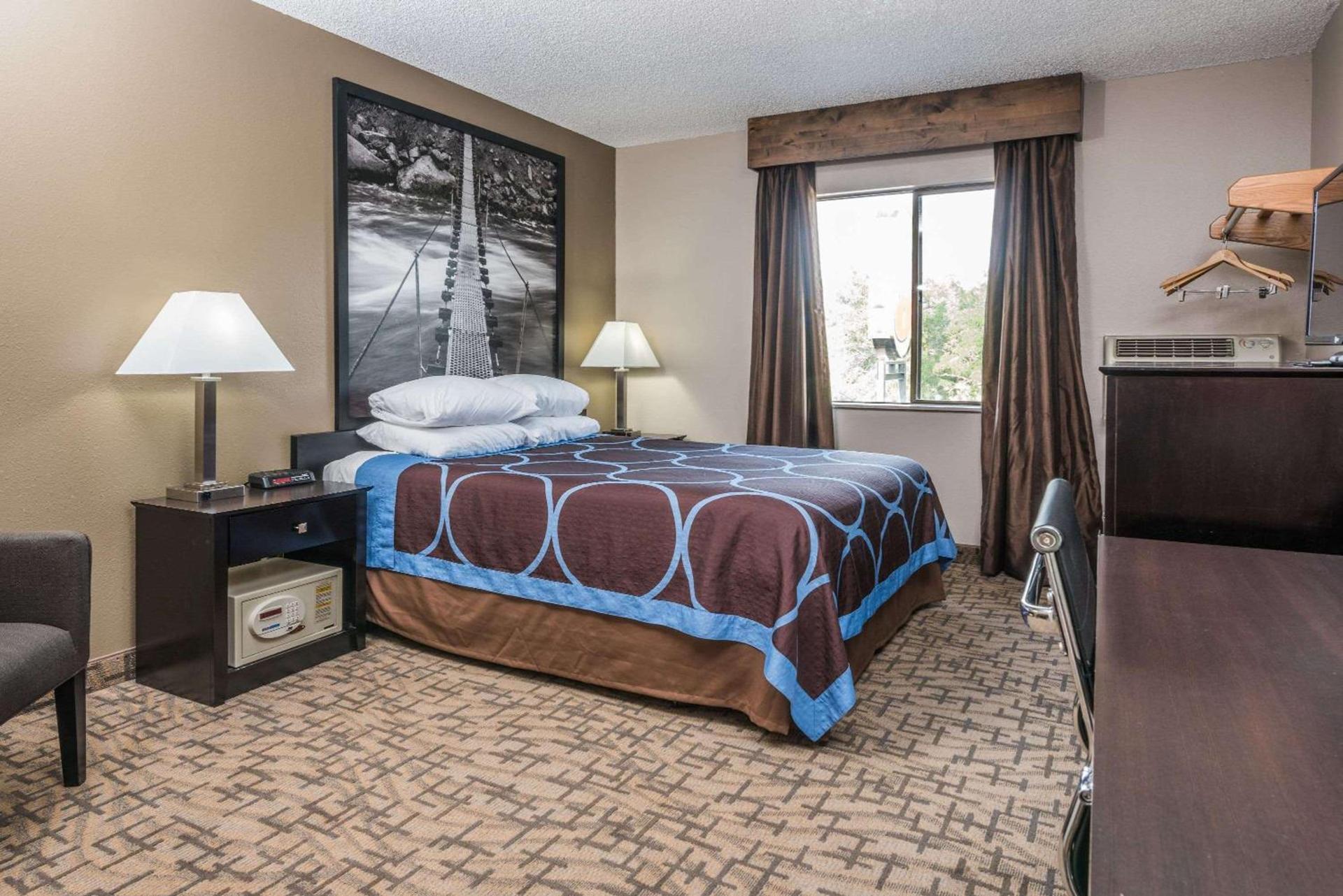 Super 8 by Wyndham Boise photo 10