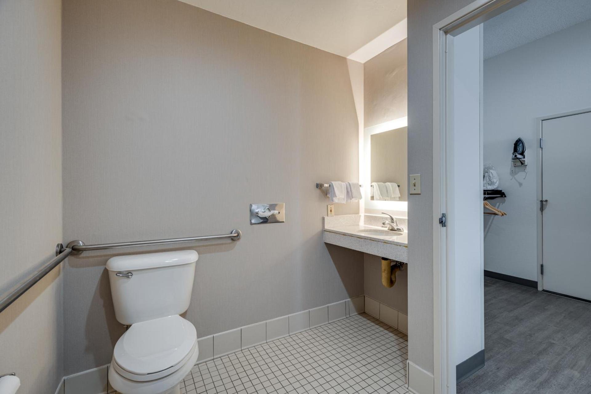 MySuites Lawton photo 40