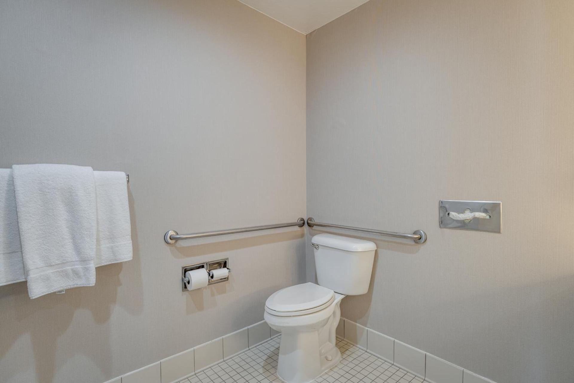 MySuites Lawton photo 41