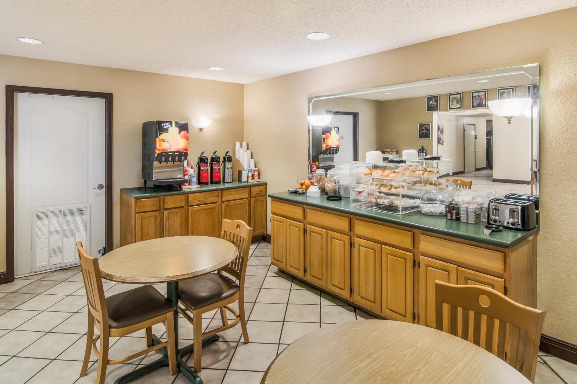 Red Roof Inn & Suites Pensacola East - Milton photo 31