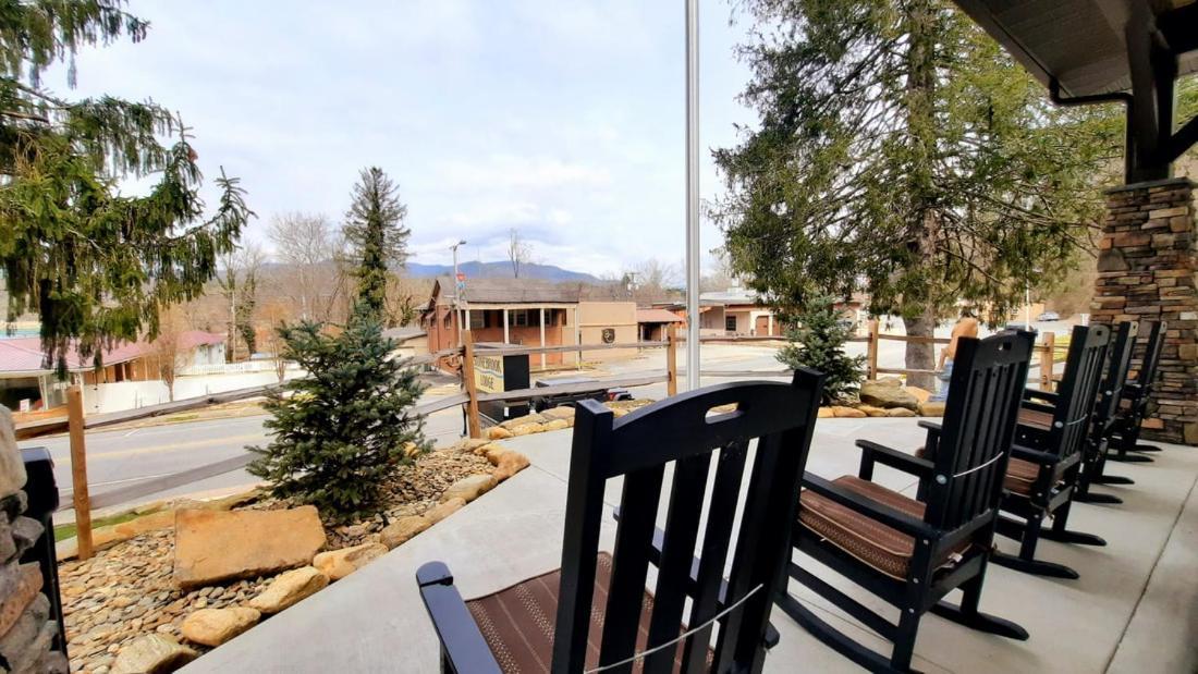 Stonebrook Lodge Bryson City photo 8