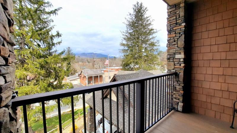 Stonebrook Lodge Bryson City photo 29