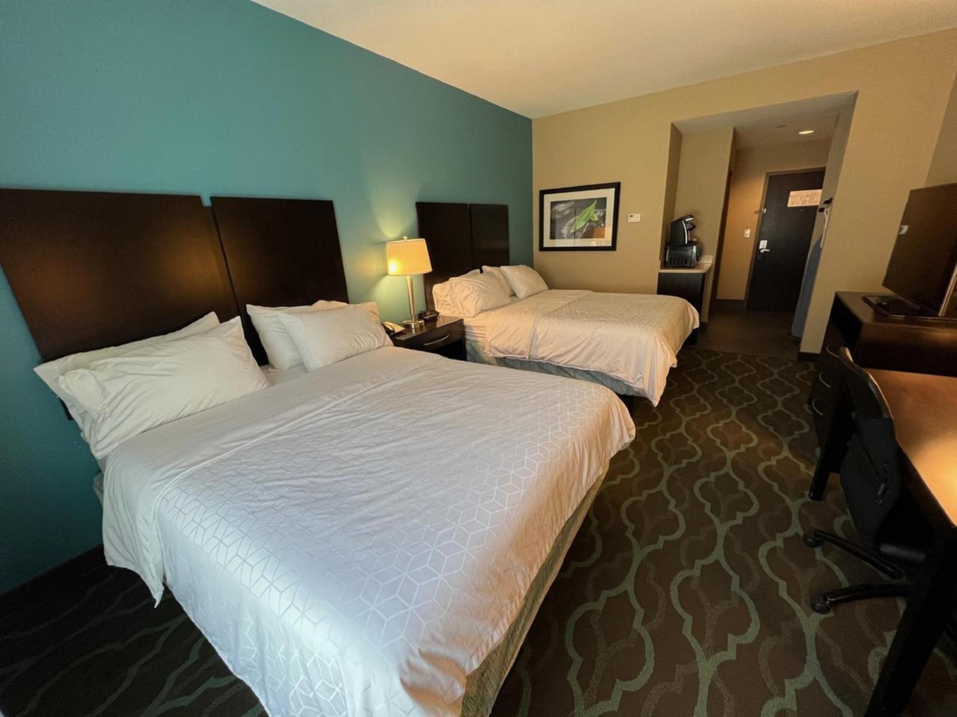 Holiday Inn Express Hotels & Suites Cuero by IHG photo 2