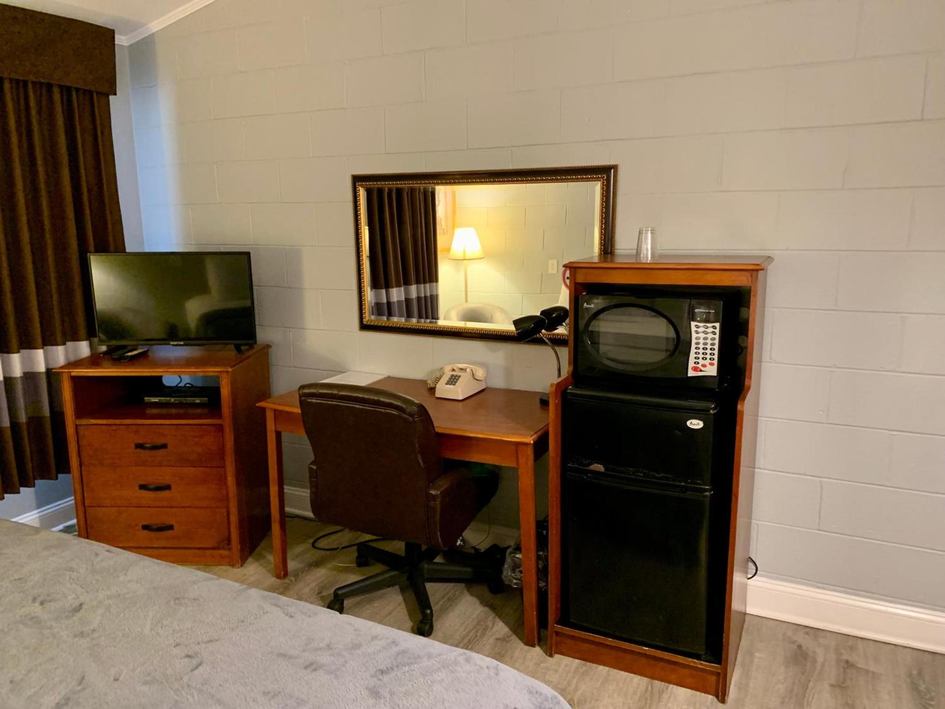 Hill Top Motel photo 9