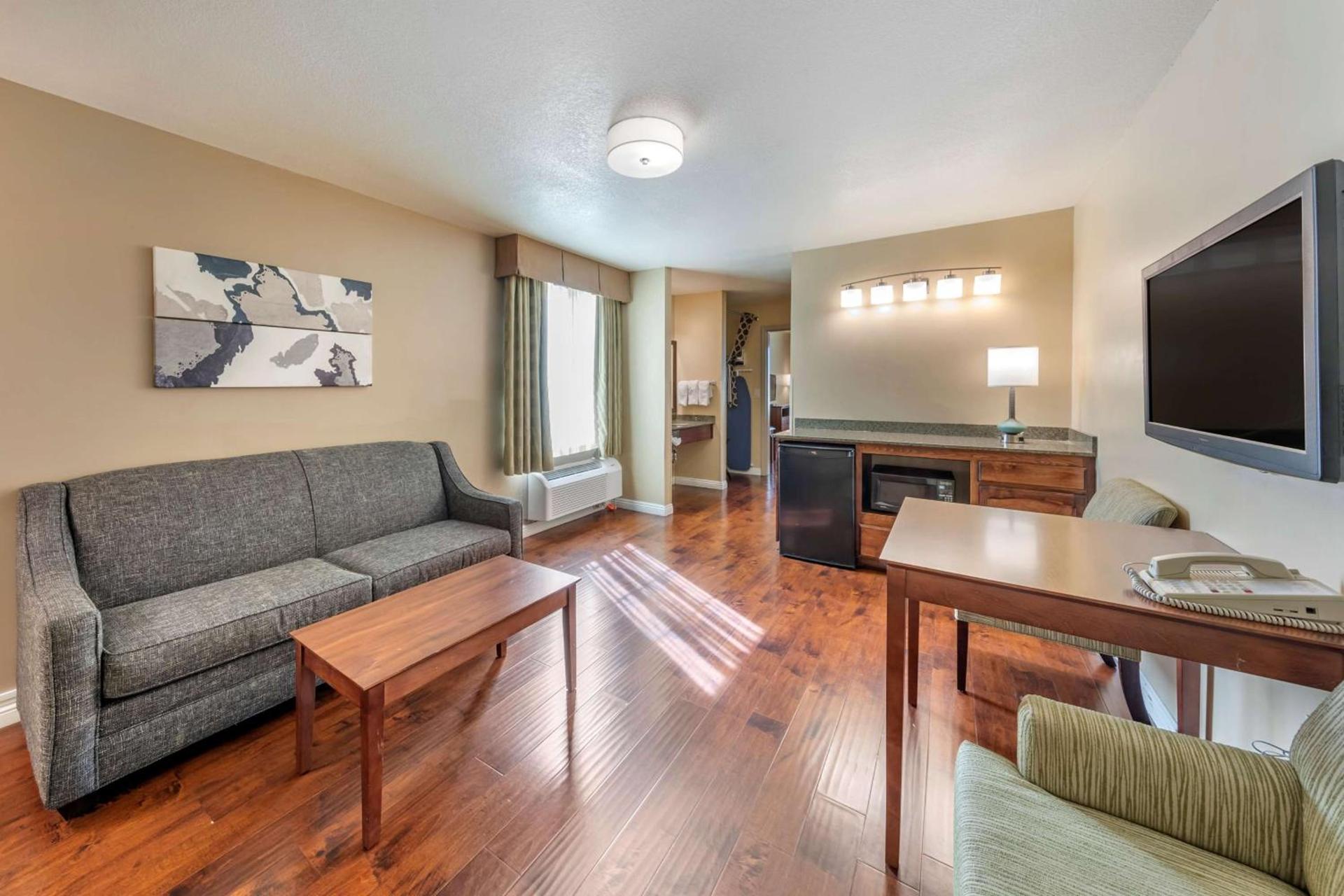 Best Western Plus John Jay Inn & Suites photo 24