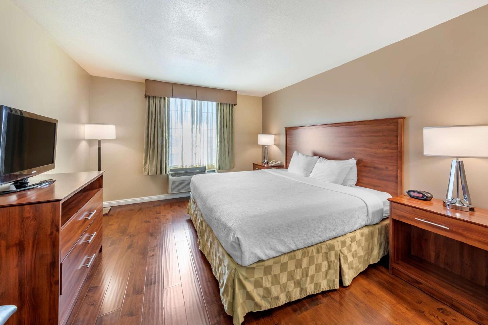 Best Western Plus John Jay Inn & Suites photo 25