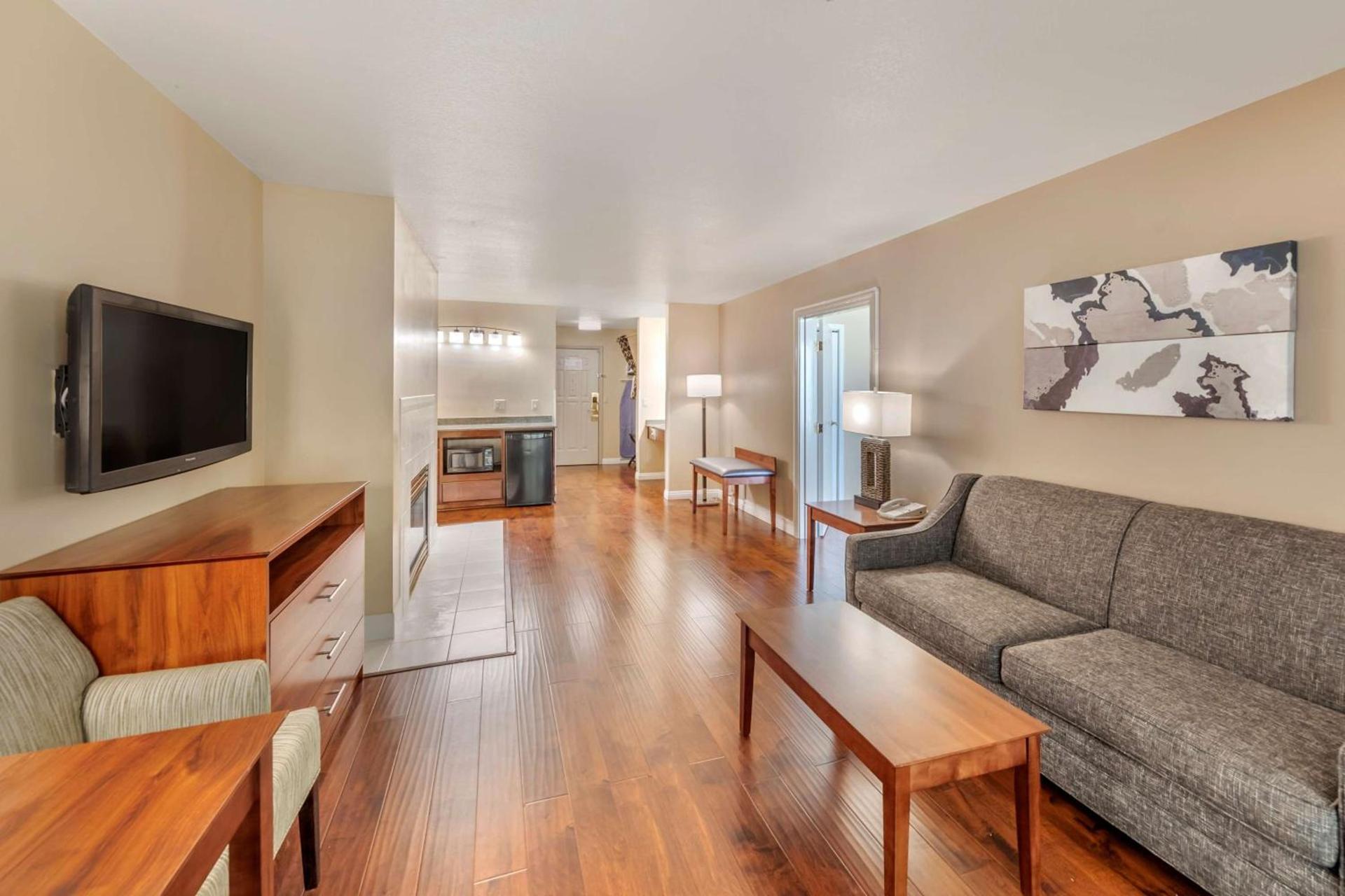 Best Western Plus John Jay Inn & Suites photo 26