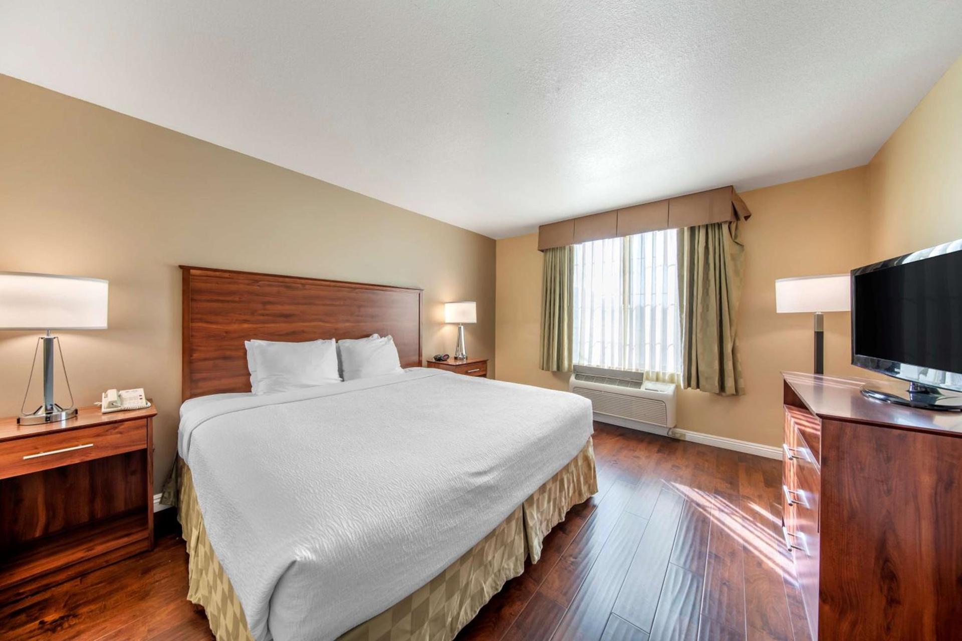 Best Western Plus John Jay Inn & Suites photo 28