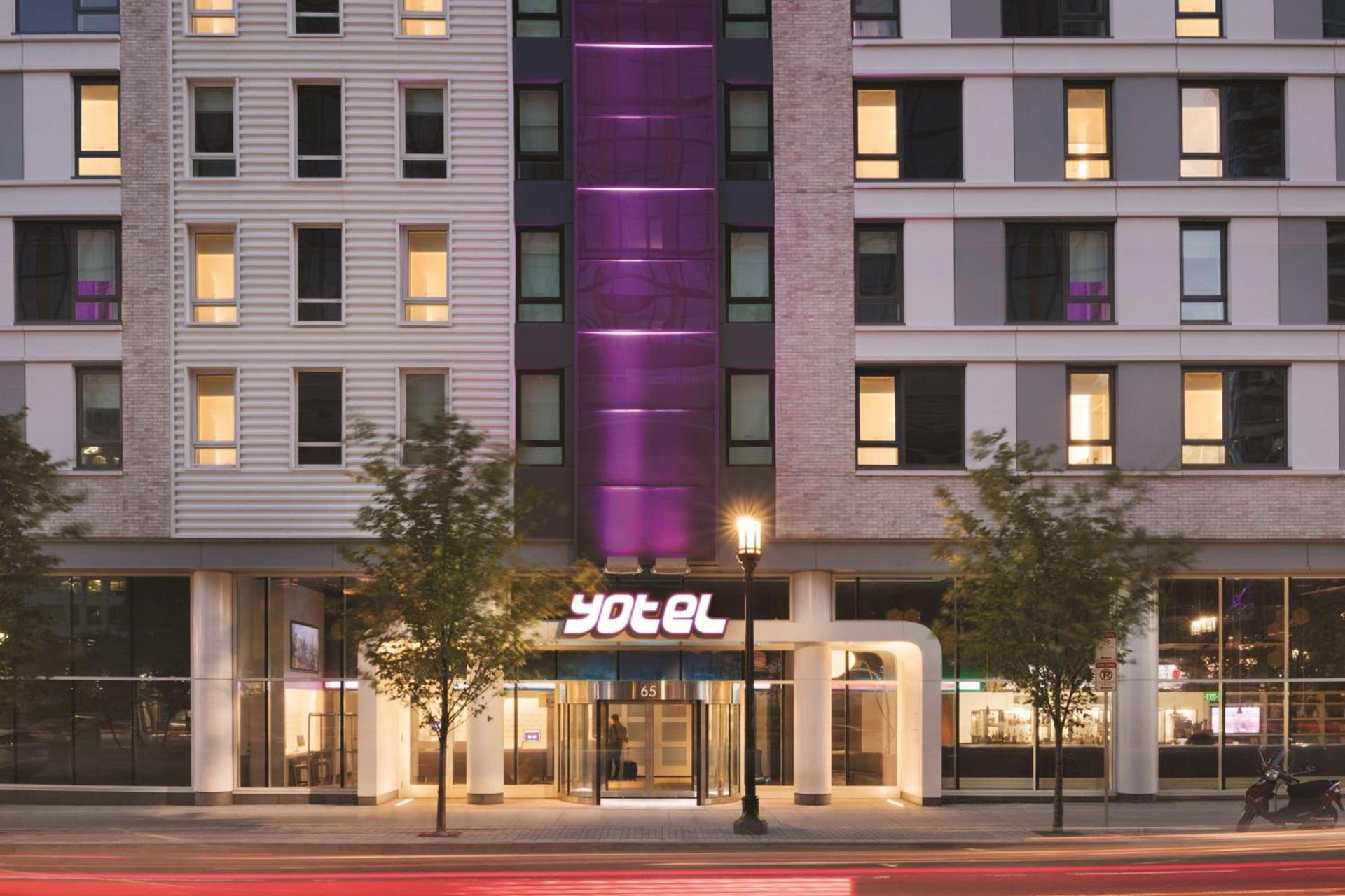 YOTEL Boston photo 2
