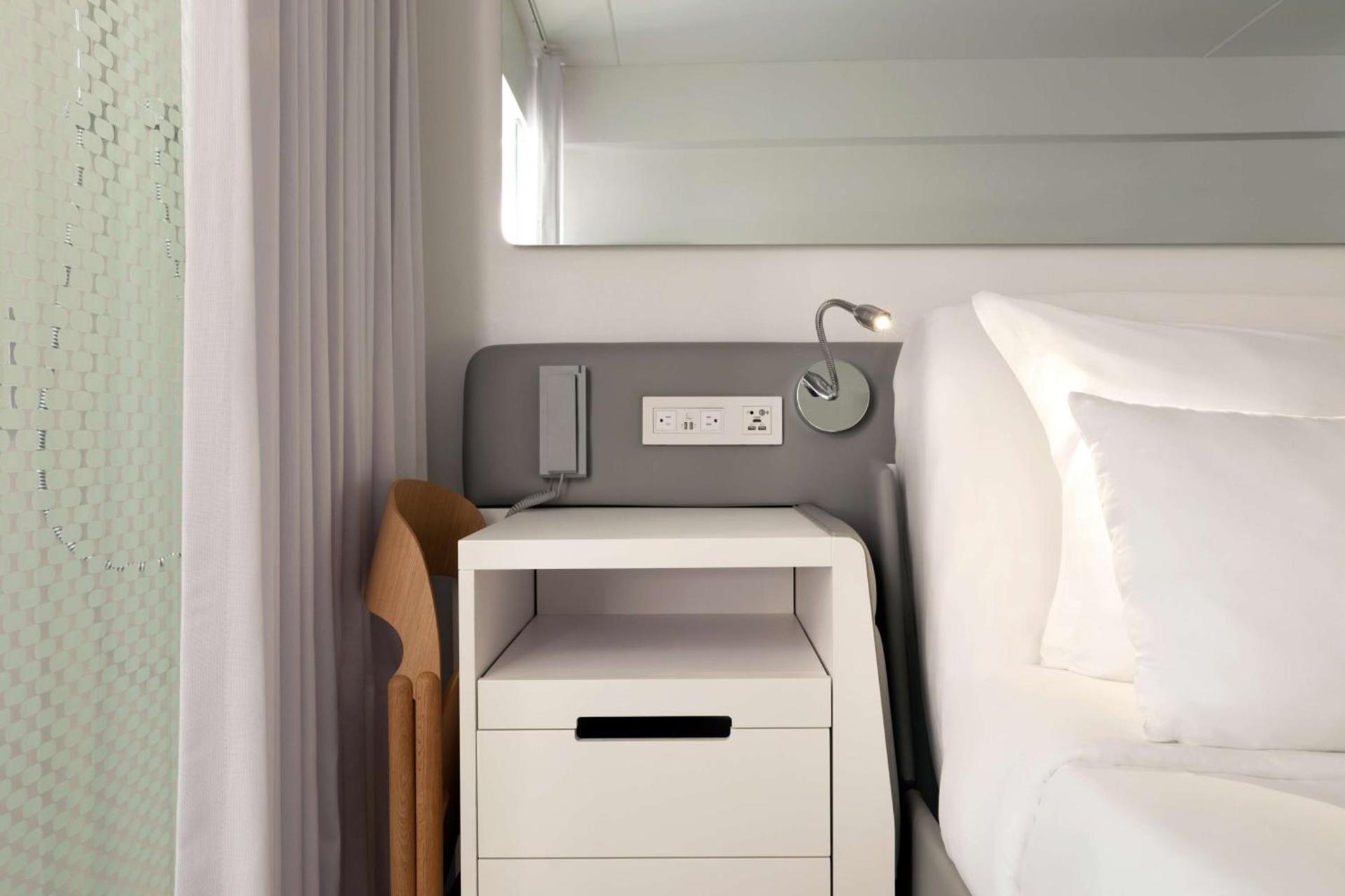 YOTEL Boston photo 14
