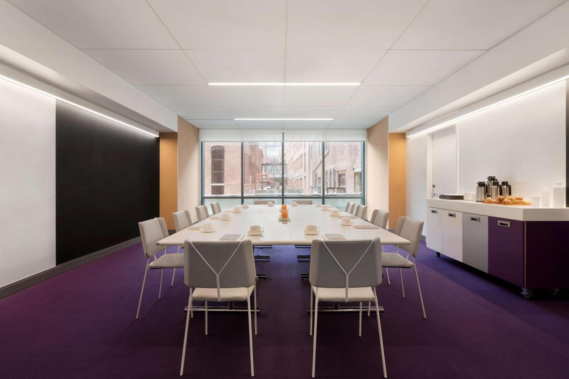 YOTEL Boston photo 28
