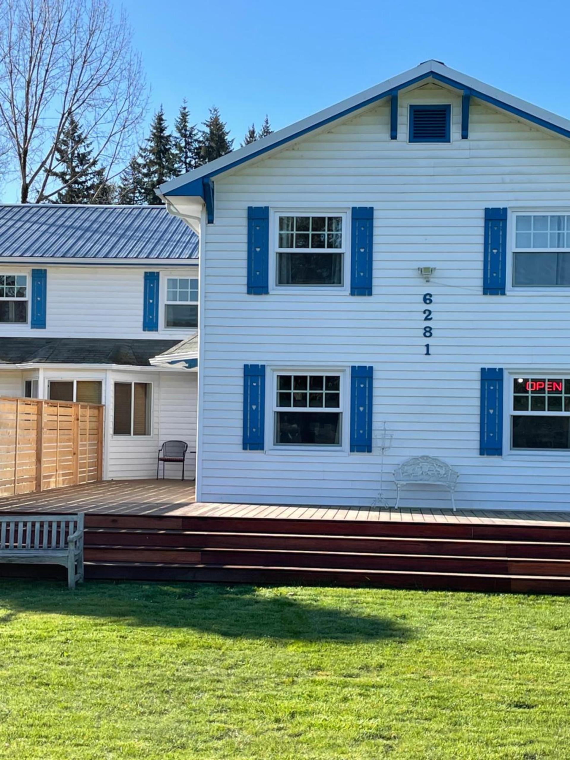 Foster Lake Inn photo 30