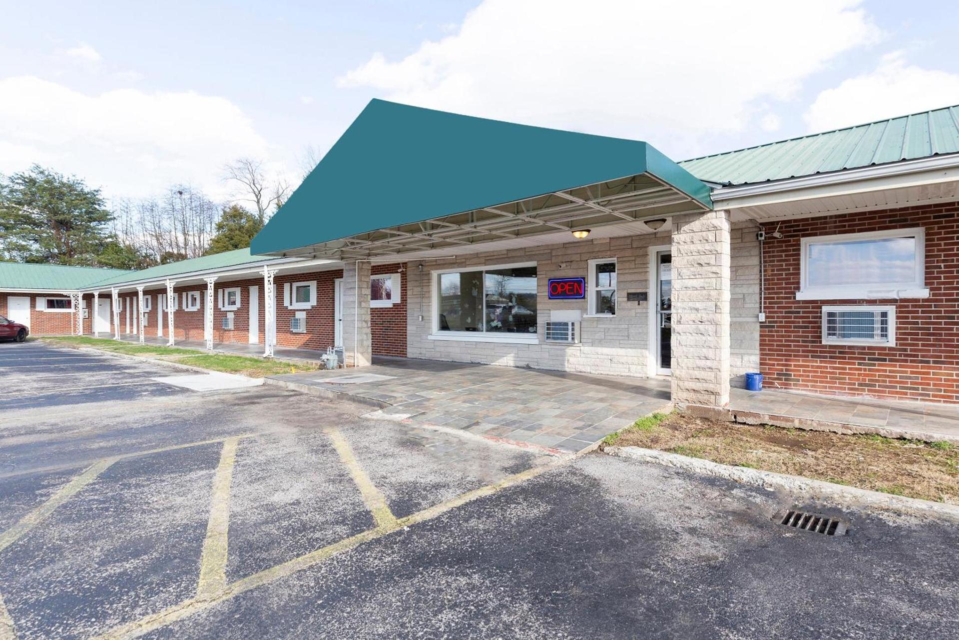 OYO Hotel Cave City KY — hotel in Cave City